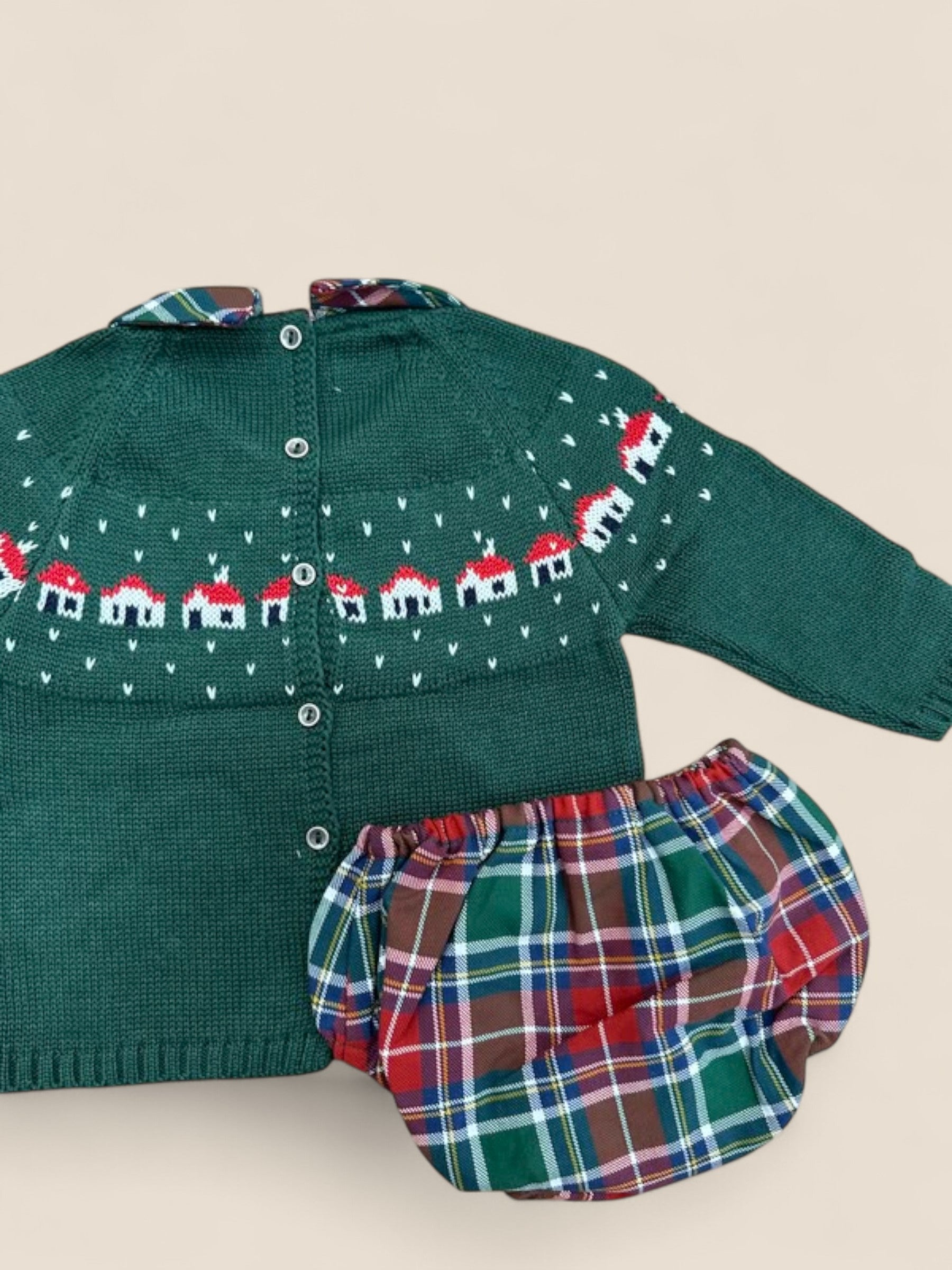 Conjunto bebé jersey verde casas y cubrepañal cuadros escoceses Lolittos
