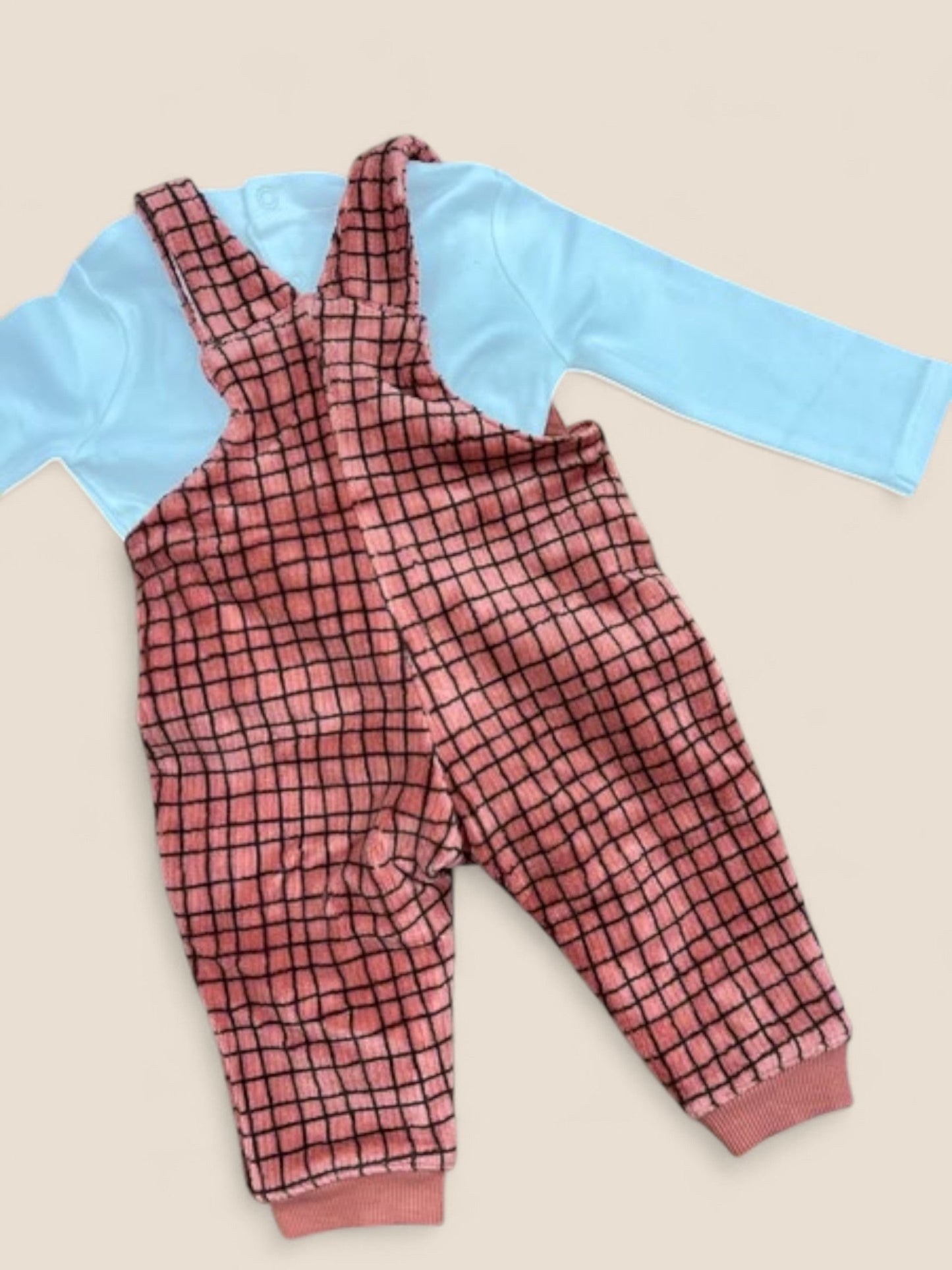 Conjunto bebé peto de cuadros con conejito y camiseta blanca BOBOLI