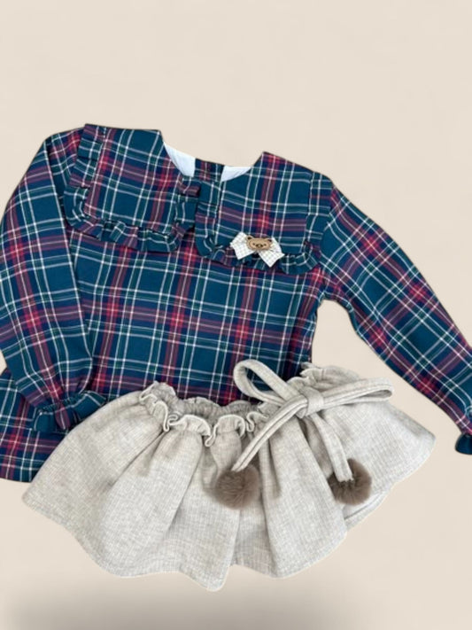 Conjunto niña blusa cuadros y falda gris con pompón CUCÚ
