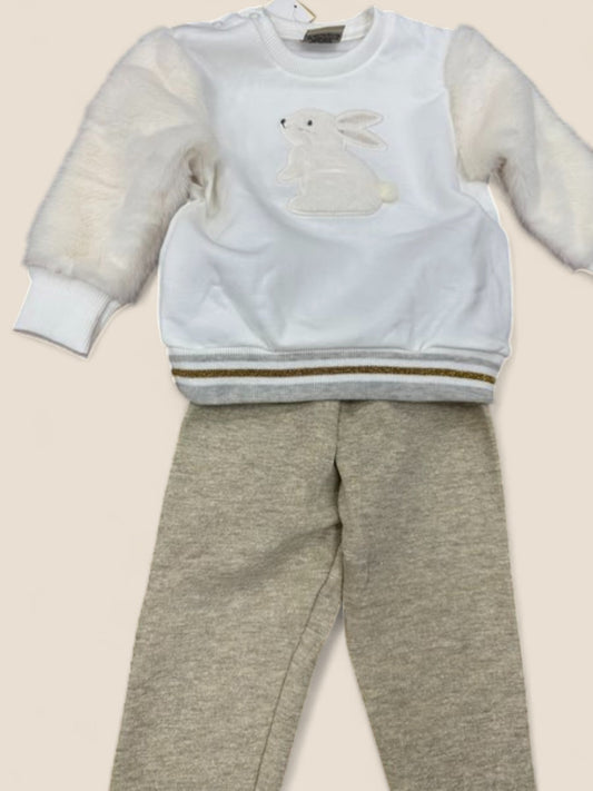 Conjunto niña sudadera blanca con conejo y pantalón gris KYLY