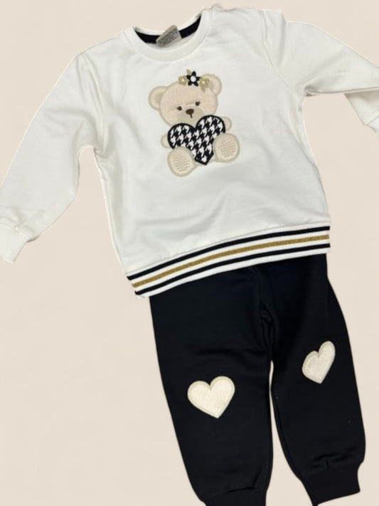 Conjunto niña sudadera osito blanco y pantalón negro con corazones KYLY