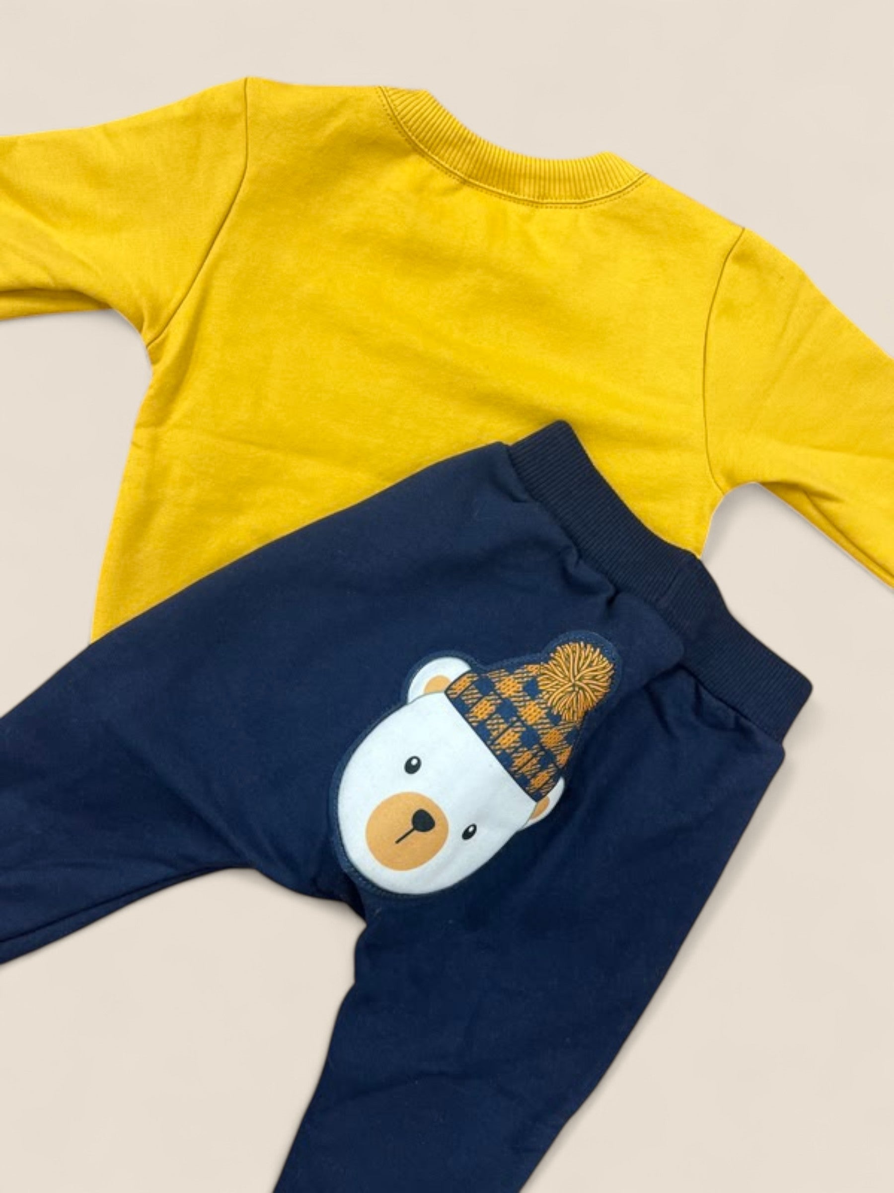 Conjunto osito mostaza con pantalón azul marino KYLY