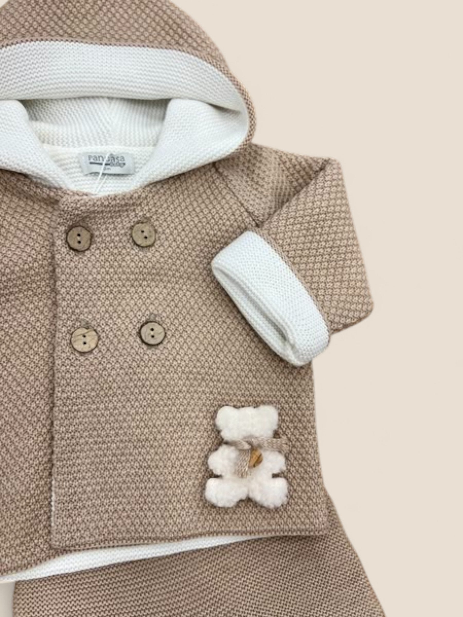 Conjunto de punto beige con capucha y polaina PANGASA