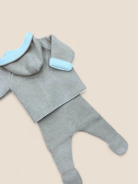 Conjunto de punto beige con capucha y polaina PANGASA