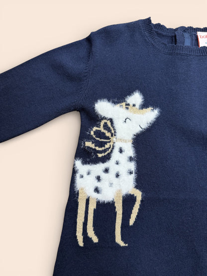 Vestido azul marino con ciervos bordados en relieve