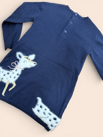 Vestido azul marino con ciervos bordados en relieve