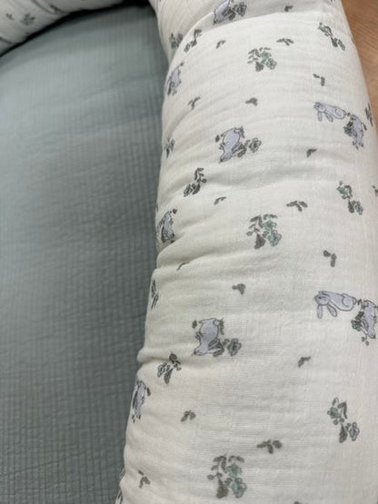 Nido bebé estampado conejitos y base verde muselina UZTURRE