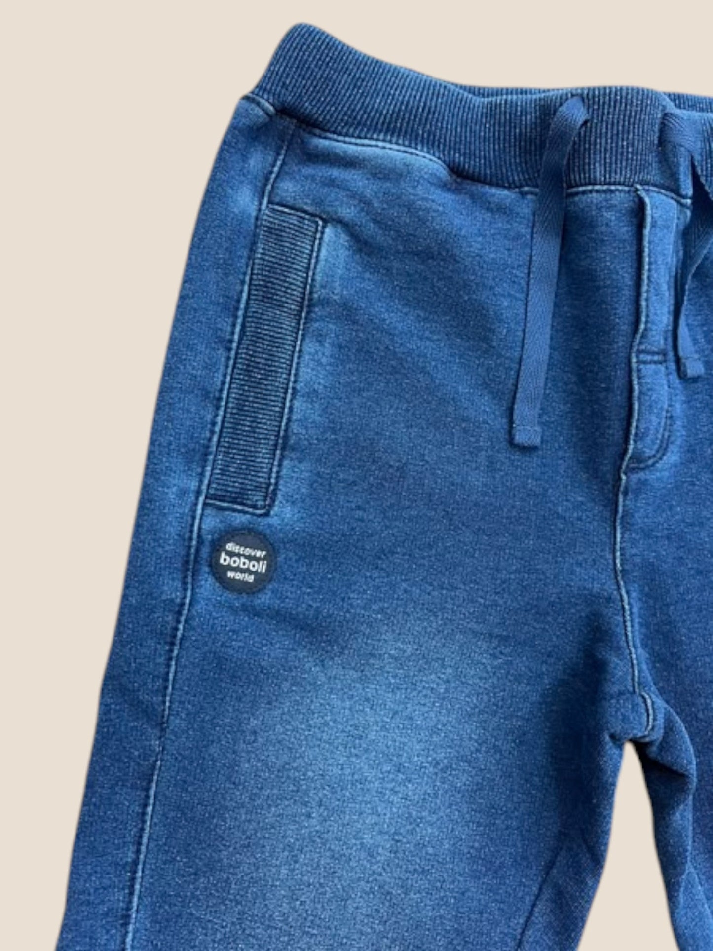 Pantalón jogger denim azul con cordón y puños BOBOLI
