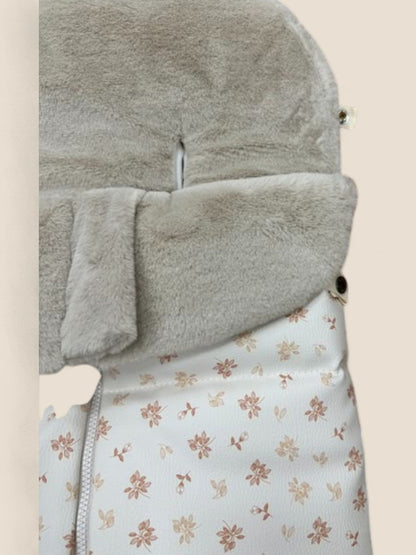 Saco silla universal floral beige con capucha de pelo Uzturre UZTURRE