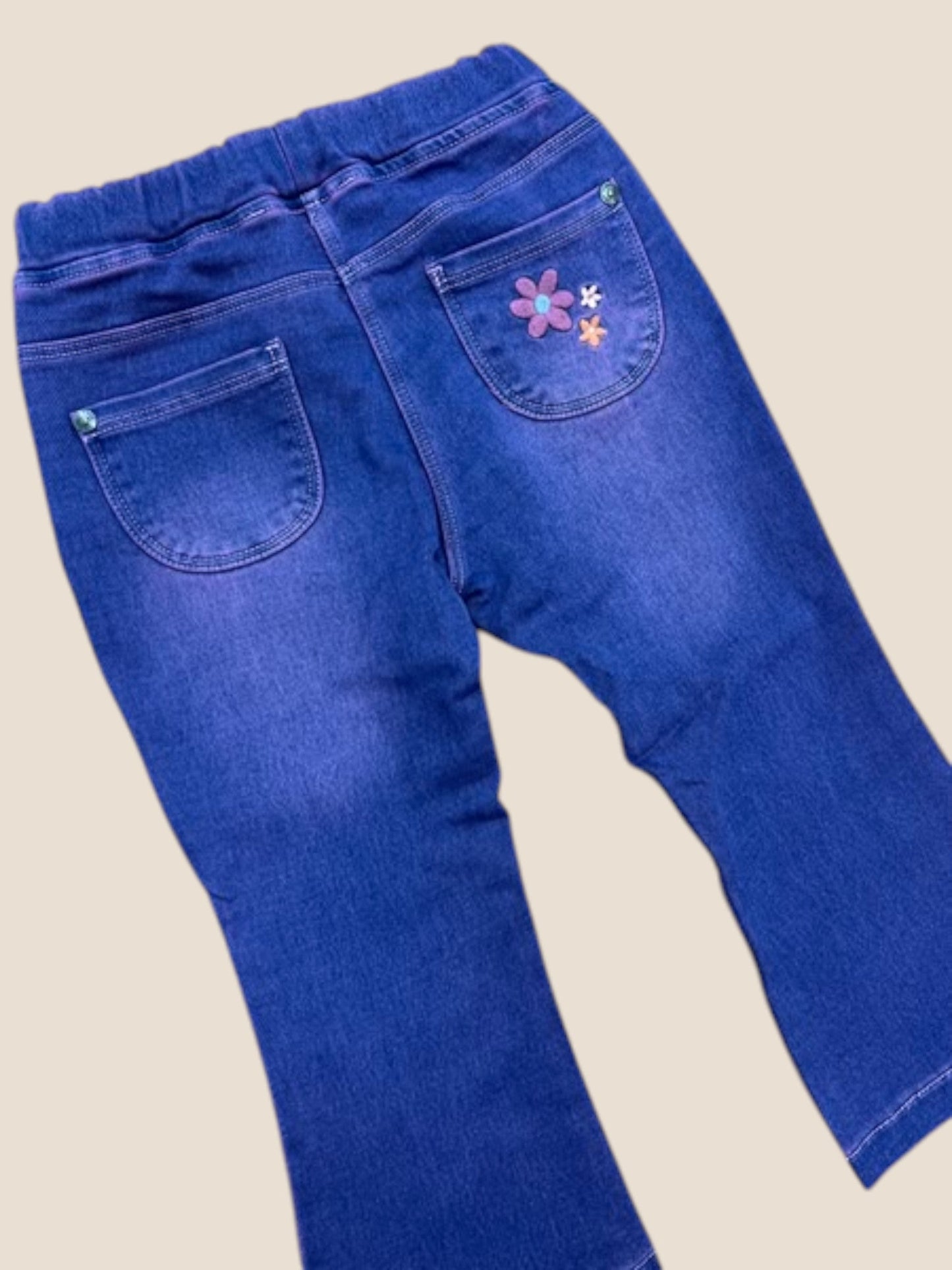 Vaquero denim violeta con flores y pierna ligeramente acampanada BOBOLI