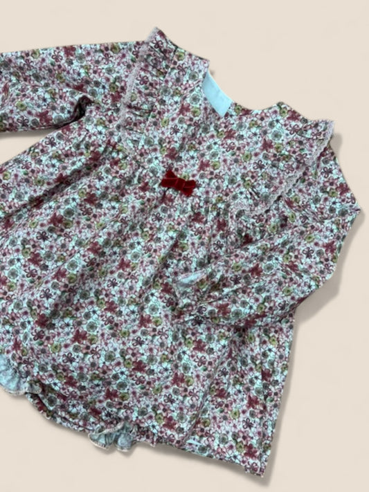 Vestido bebé flores burdeos con volante y lazo terciopelo Peques del Valle