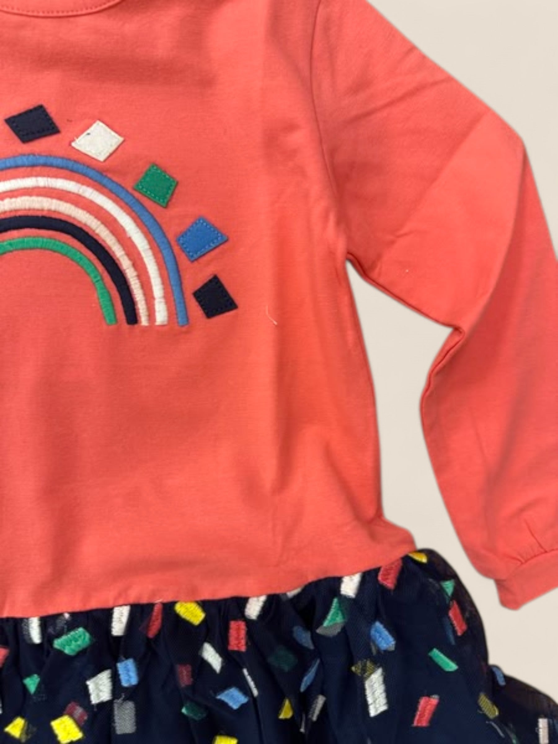 Vestido niña coral con arcoíris y falda de tul BOBOLI