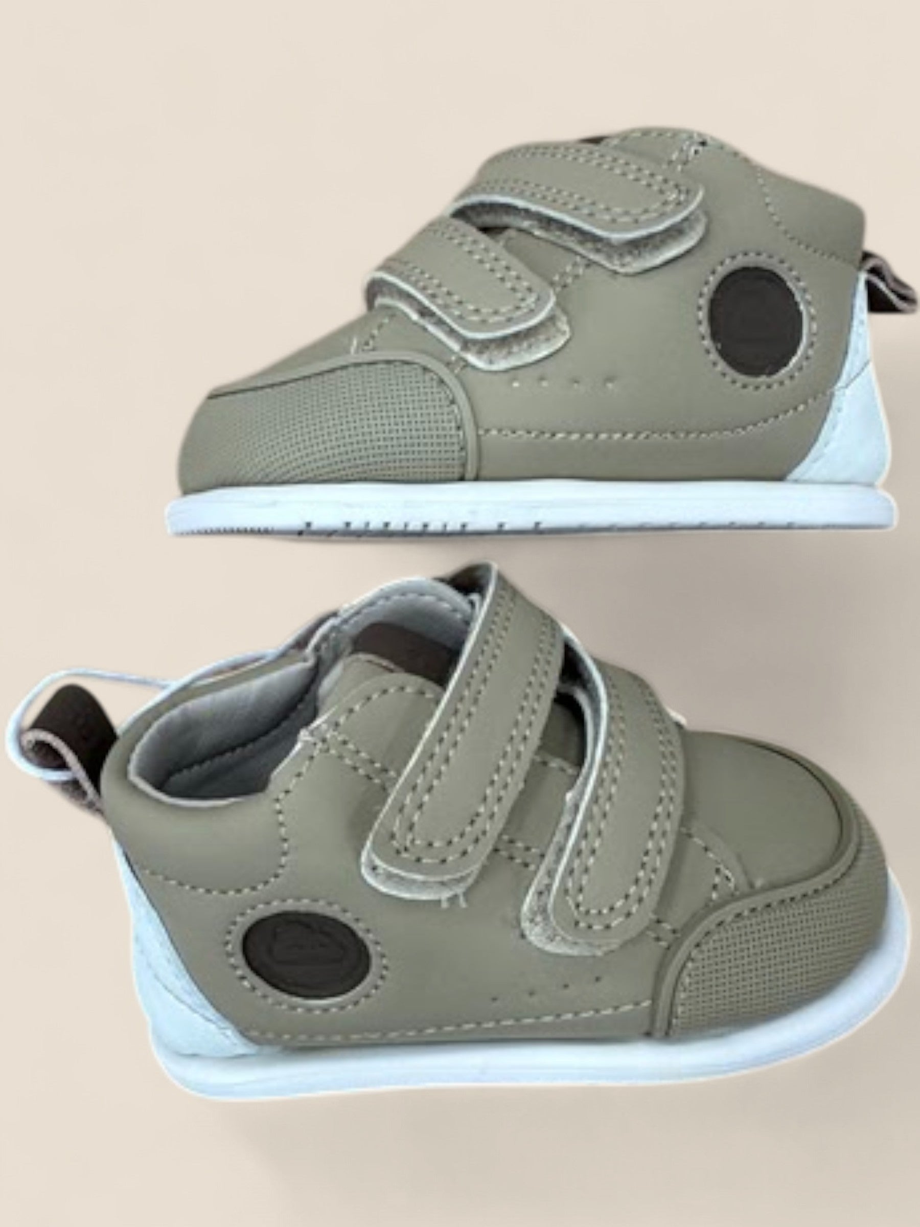 Zapatillas primeros pasos bebé verde con velcro Mayoral