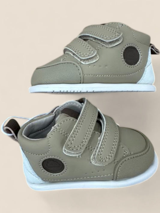 Zapatillas primeros pasos bebé verde con velcro Mayoral