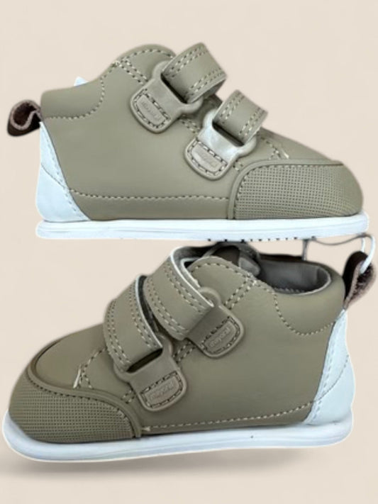 Zapatillas primeros pasos bebé verde con velcro Mayoral